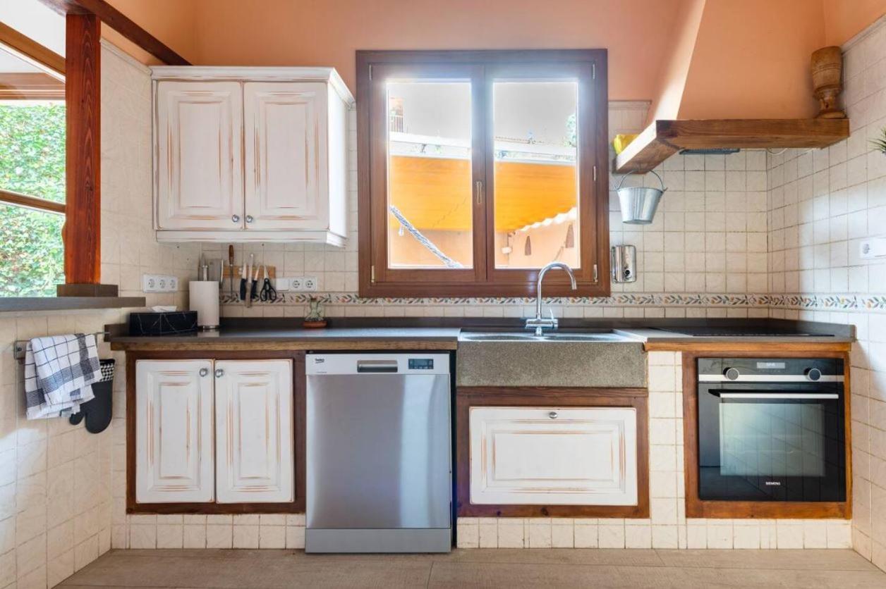 Vakantiehuis Es Llimoner - Charming House In