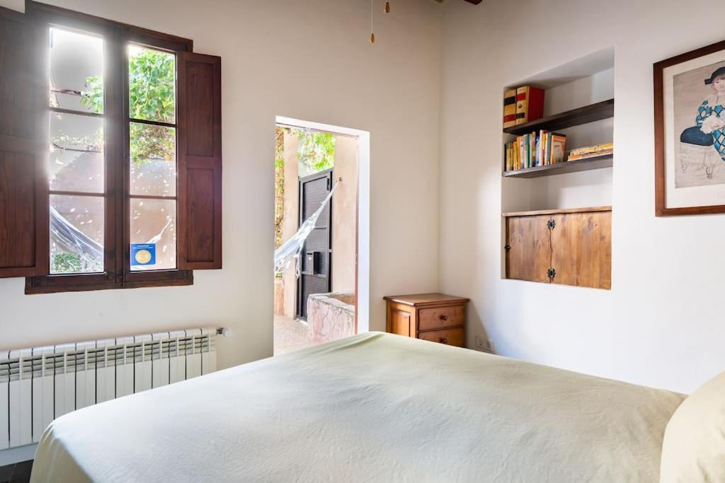 Vakantiehuis Es Llimoner - Charming House In *